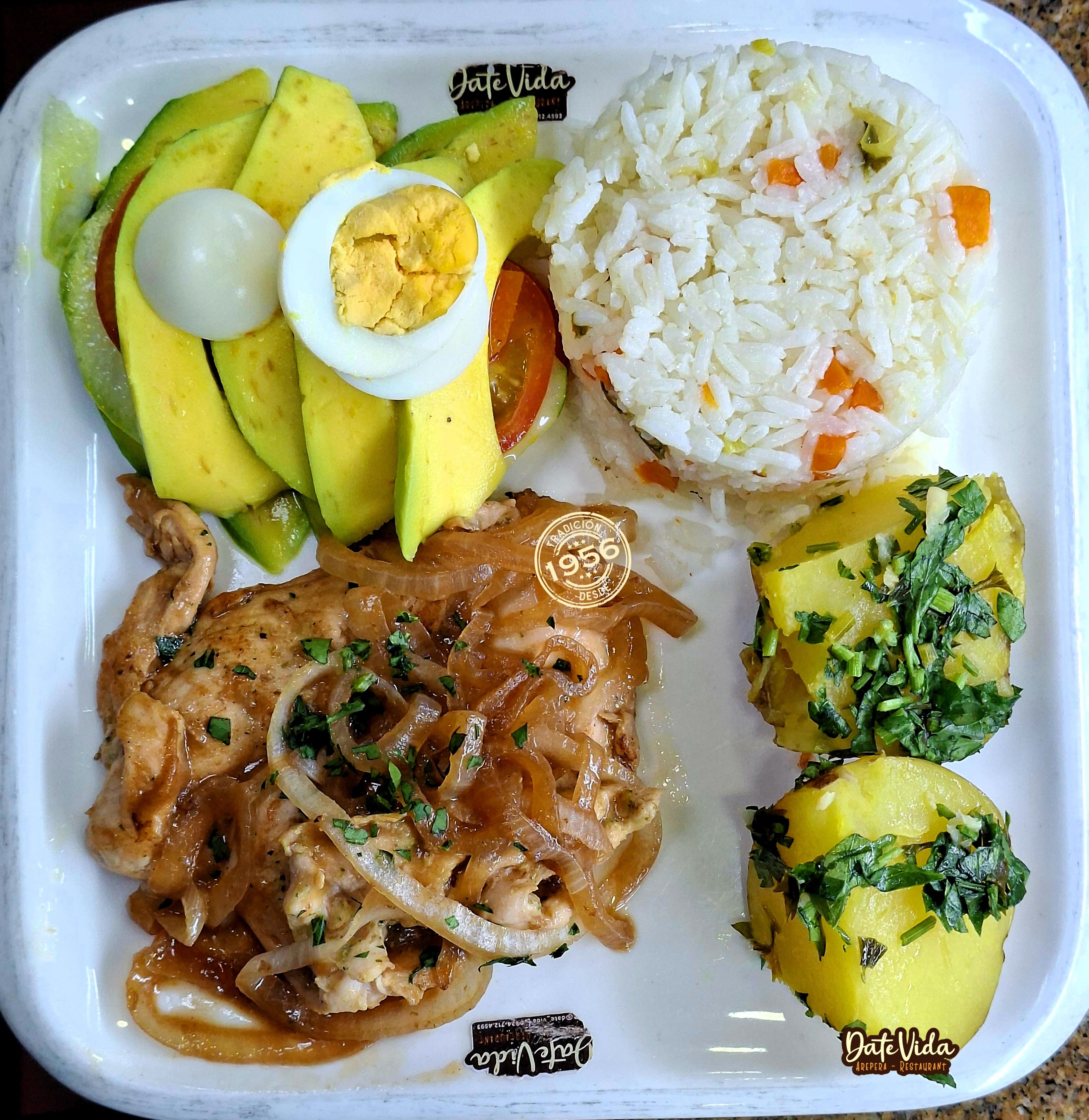 Filete De Pollo Encebollado