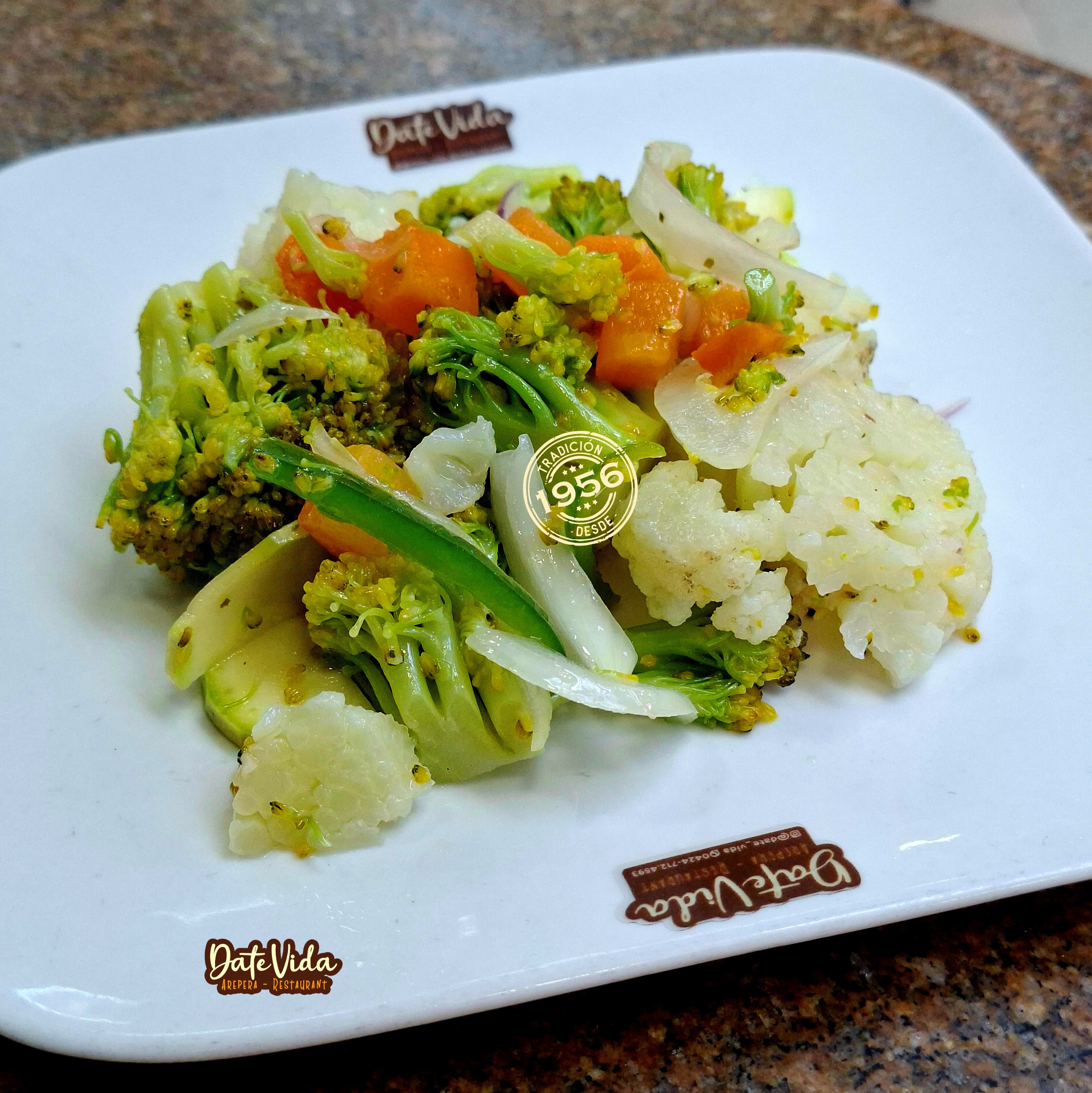 Servicio Ensalada Brocoli Y Coliflor